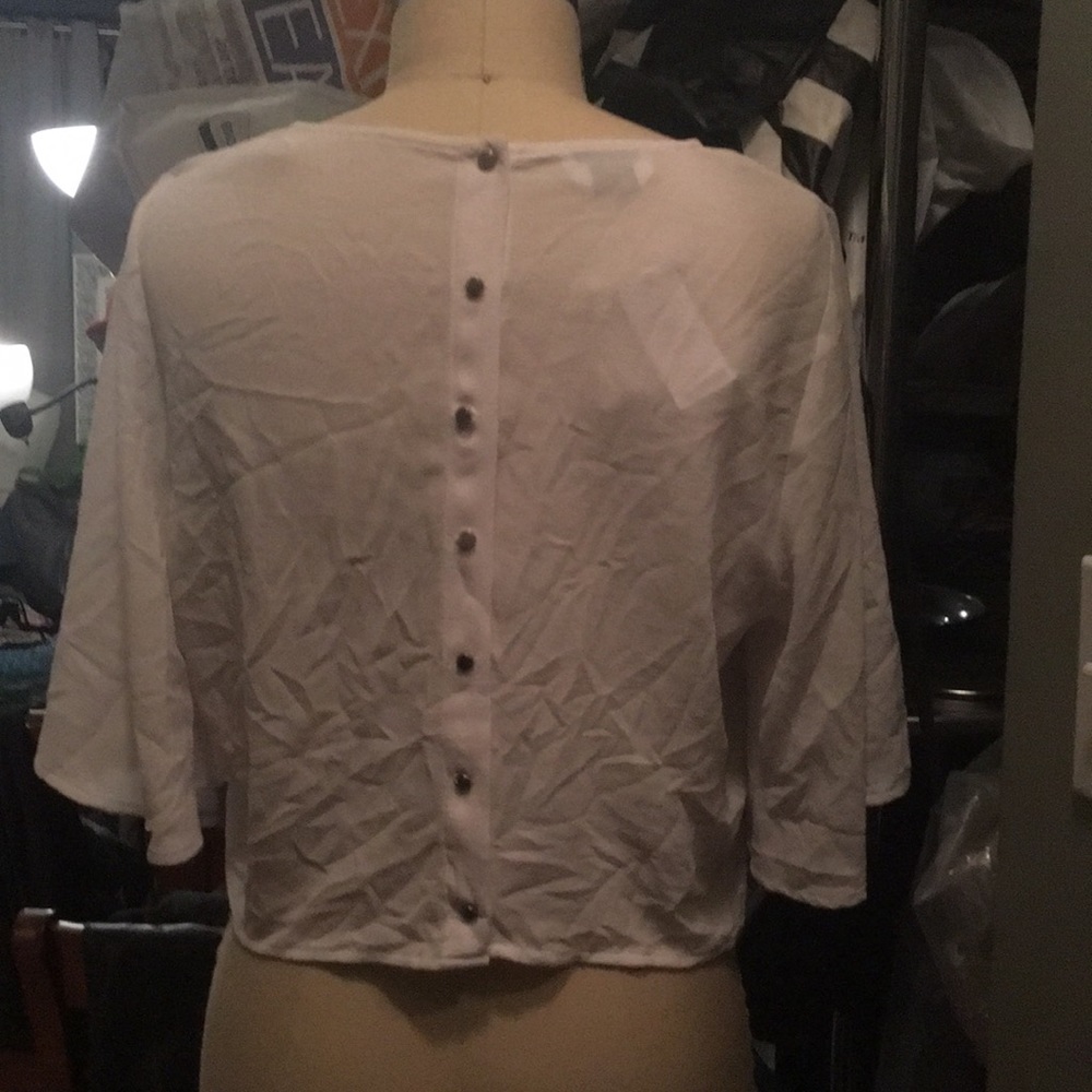 Bebe crop top in white
